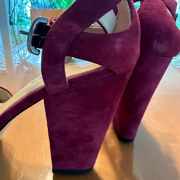 Beautiful color and high shoes size 5.5 - Picture 5 of 5